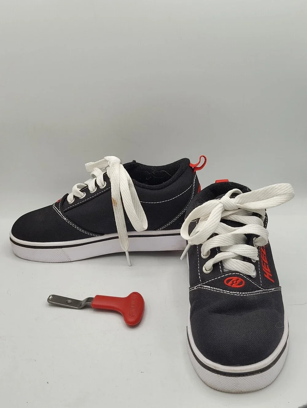 Heelys Skater Shoes Size 1 In Youth
